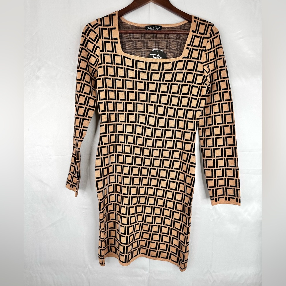 Geometric Patterned Sweater Dress - Black and Tan Size XL